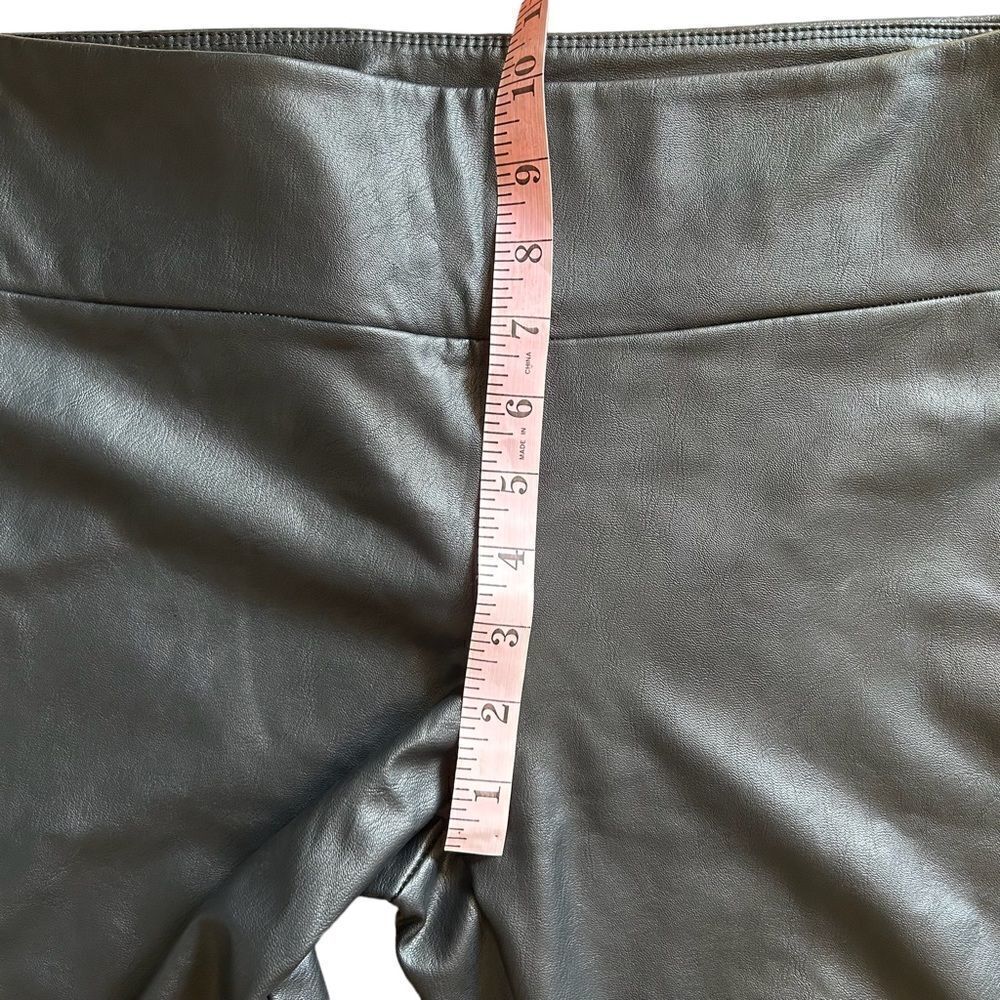 Kendall & Kylie | Faux Leather Leggings Pants, Size M - Picture 4 of 9